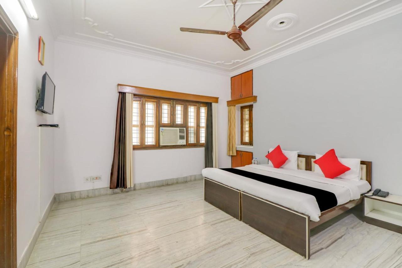 Super Oyo Capital O Heritage House Colonelganj Екстер'єр фото